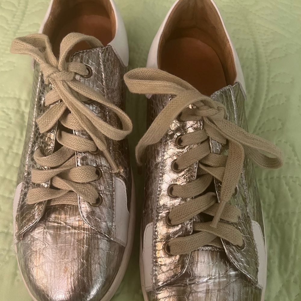 Move Chocolat Blu gold‎ and cream sneakers sz 38